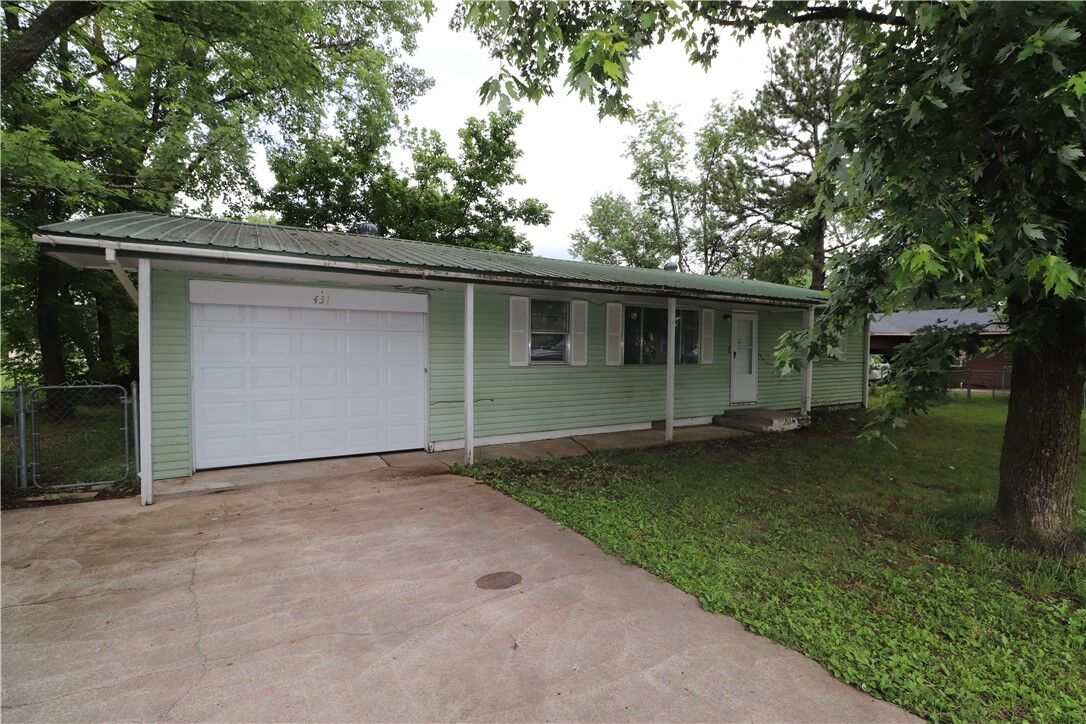 Property Photo: 431 Smith Street AR 72751