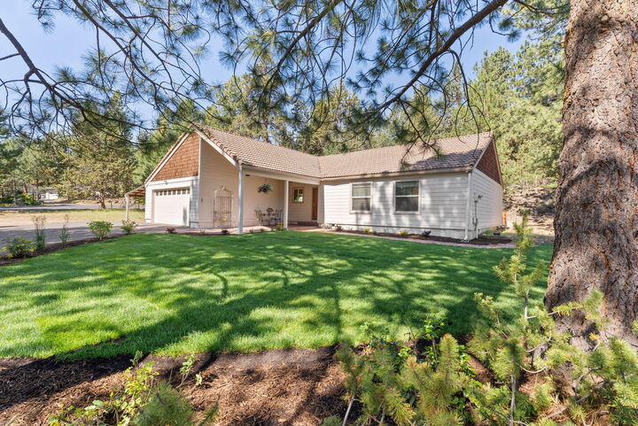 Property Photo:  60781 Country Club Drive  OR 97702 
