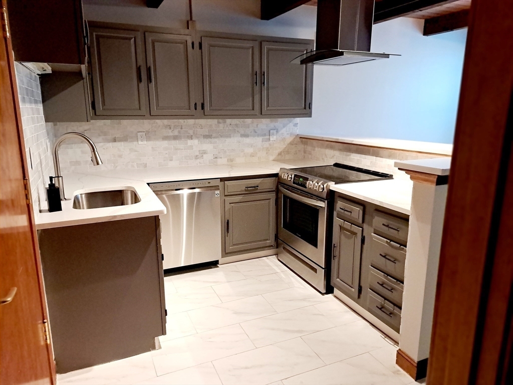 Property Photo: 102 Wharf St A7 MA 01970