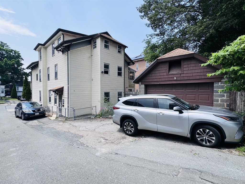 Property Photo: 27 Shelby St MA 01605