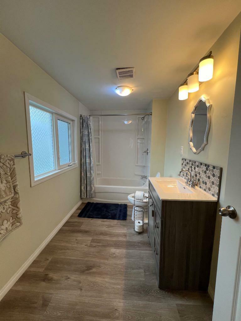 Property Photo: 1230 2 Avenue W AB T0J 0Y2