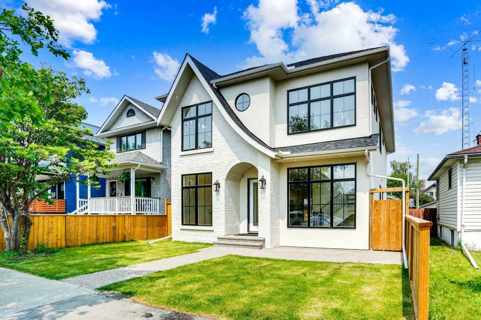 Property Photo: 636 10 Avenue NE AB T2E 0X8