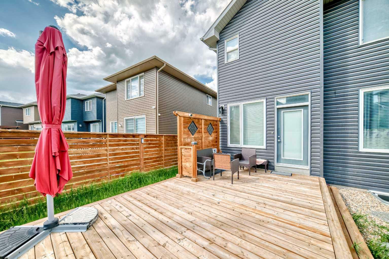 Property Photo: 39 Evansglen Link NW AB T3P 0X9