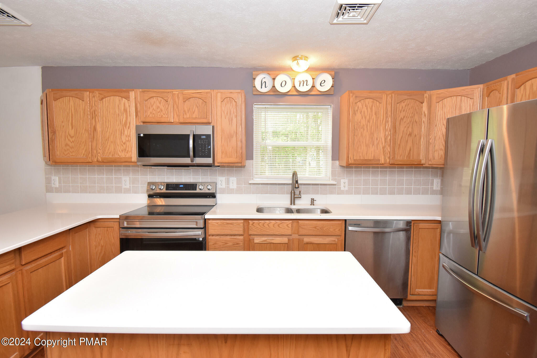 Property Photo: 5454 Jennifer Lane PA 18466