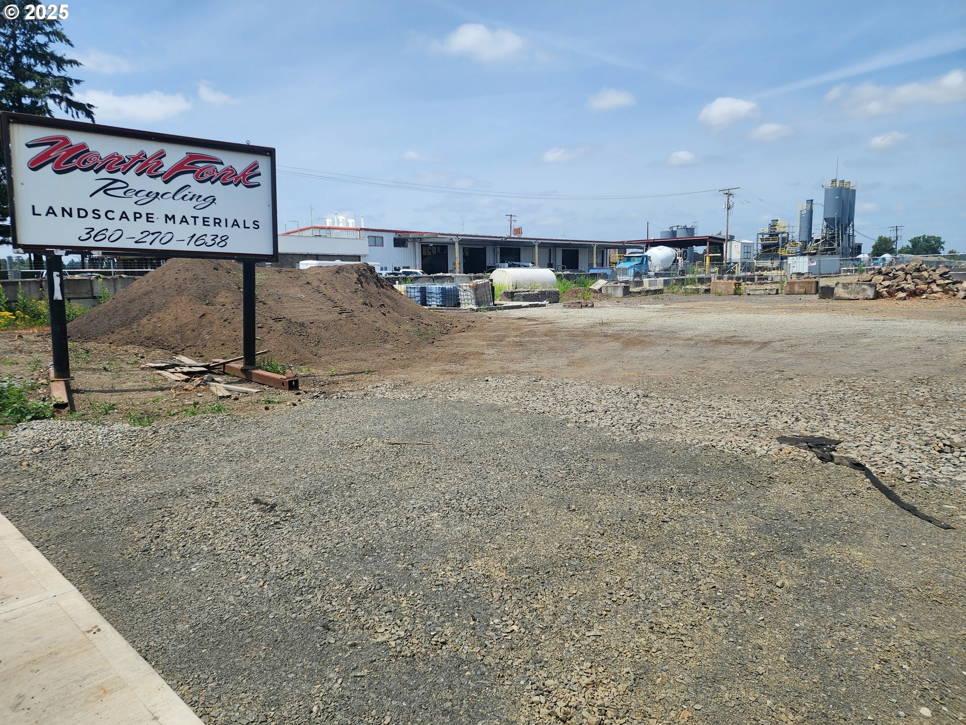 Property Photo: 18712 SE 1st St WA 98684