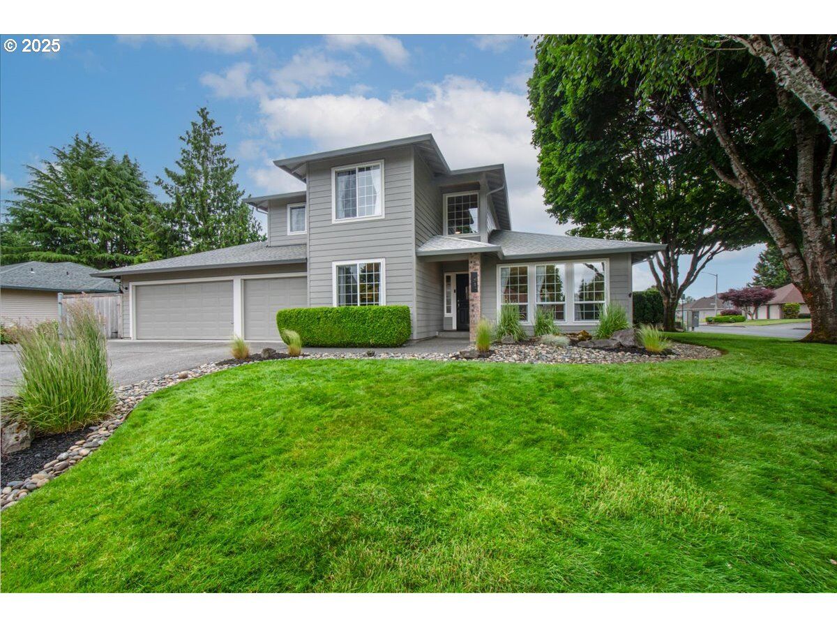 Property Photo:  817 NW 141st St  WA 98685 