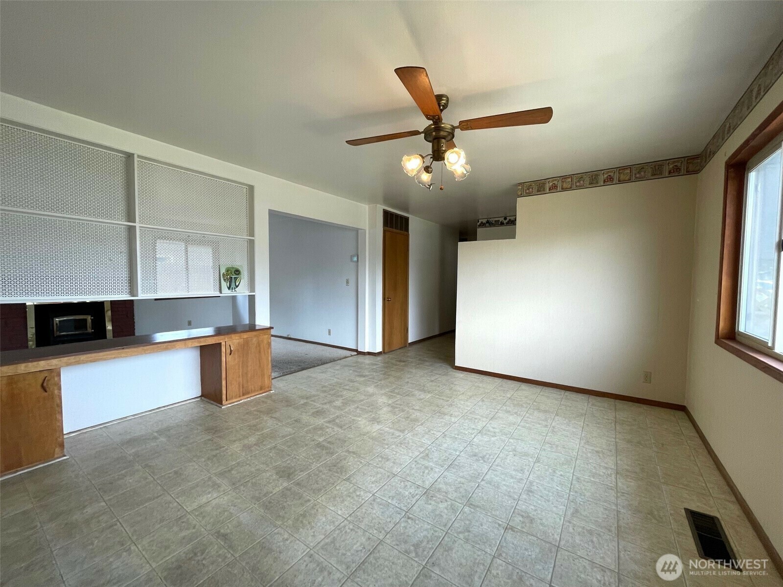 Property Photo: 407 S Walnut Street WA 98926