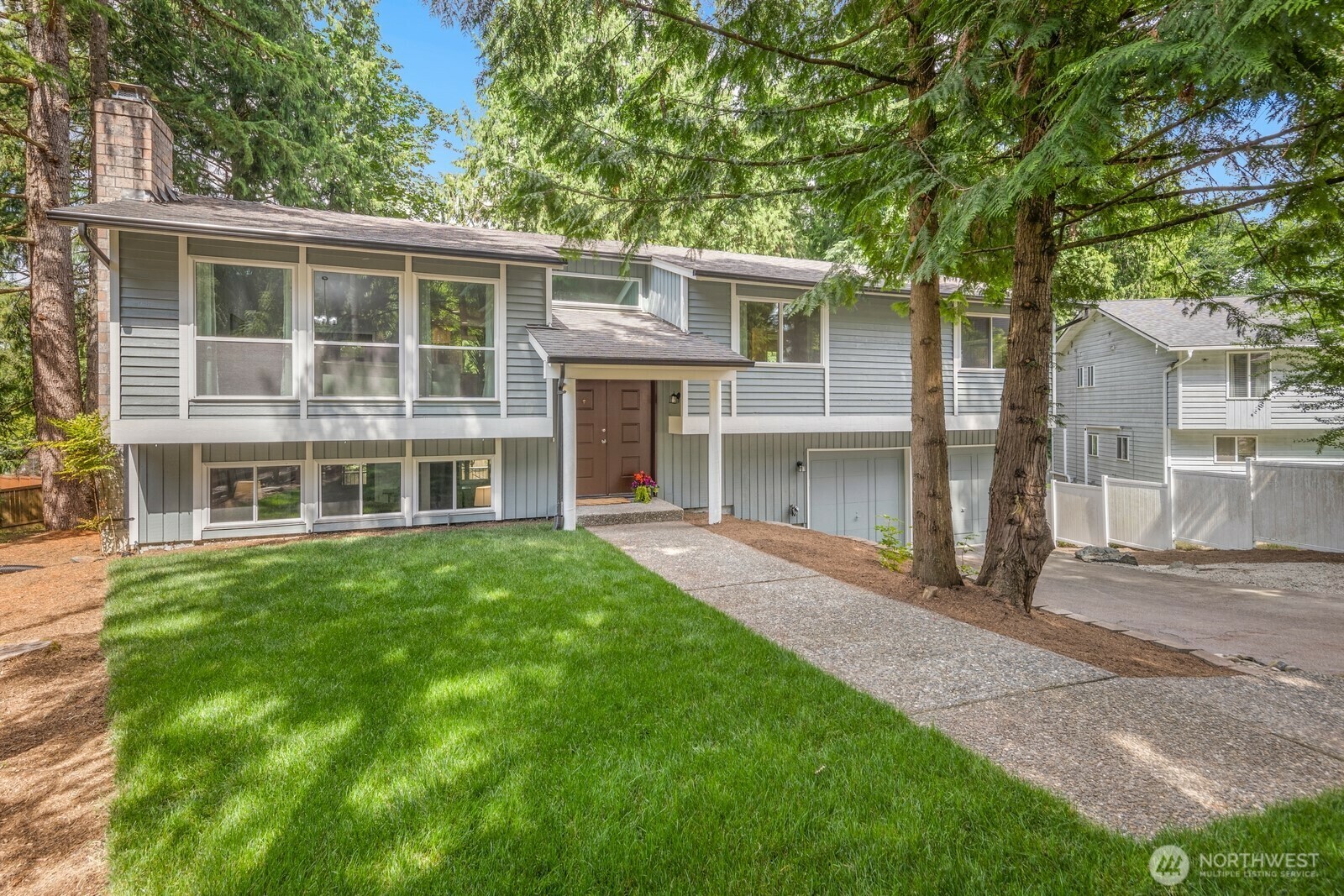Property Photo: 11828 NE 103rd Place WA 98033