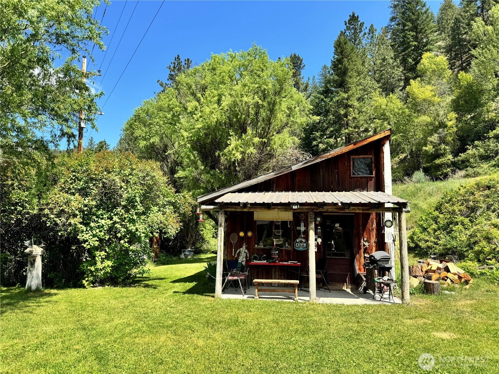Property Photo: 390 Customs Road WA 99118