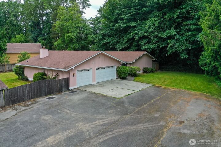 Property Photo: 2004 SW 306th Place WA 98023