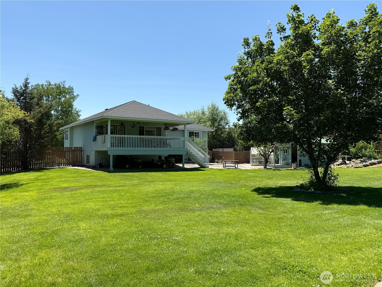 Property Photo:  16  River Overlook Street  WA 98841 