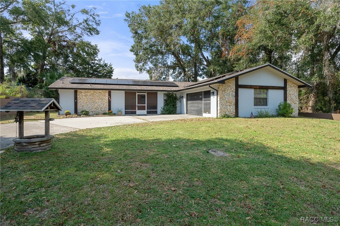 Property Photo: 927 Cedar Avenue FL 34452