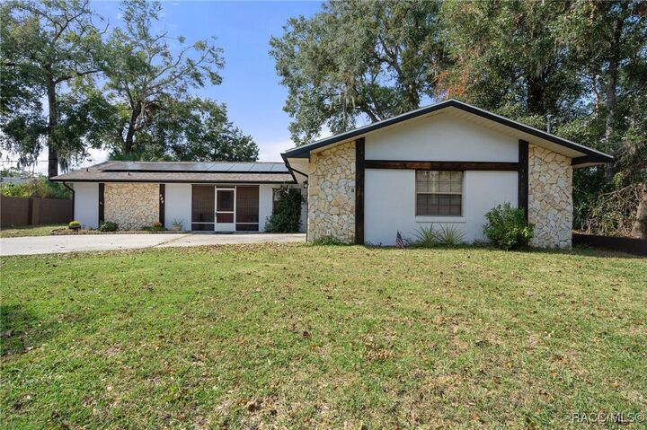 Property Photo: 927 Cedar Avenue FL 34452