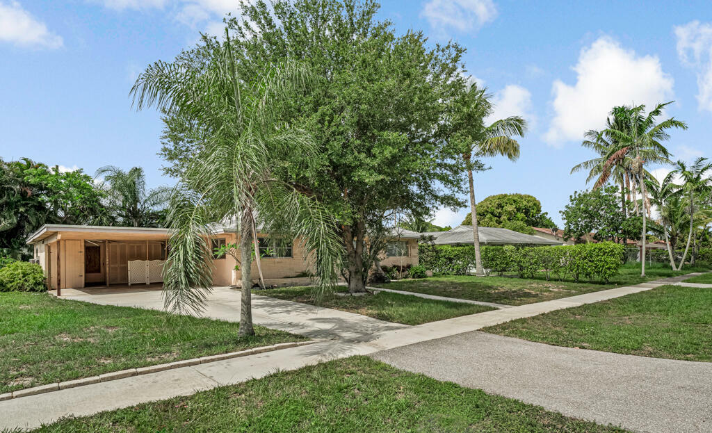 Property Photo: 4840 Pineaire Lane FL 33417
