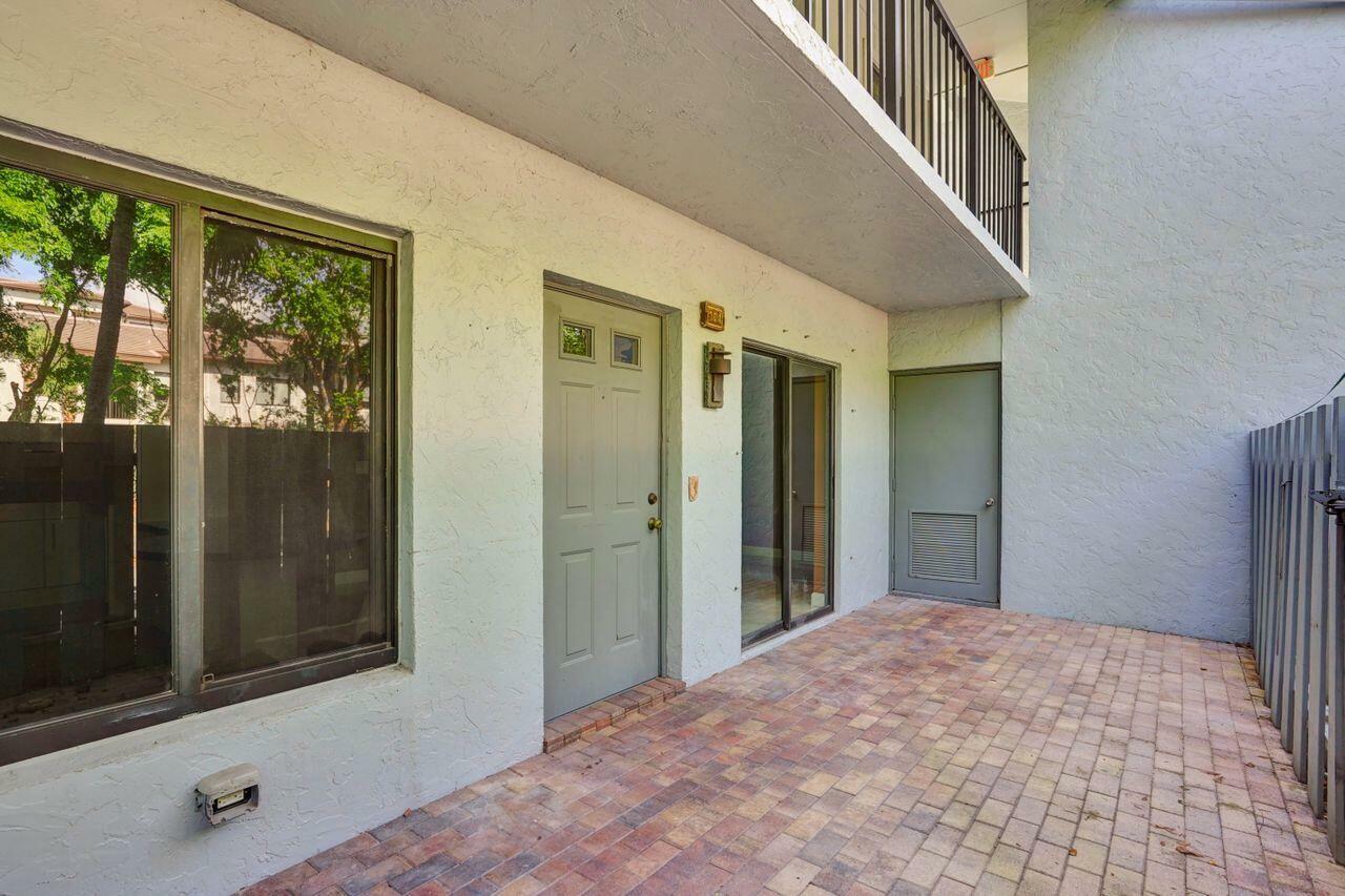Property Photo: 2335 SW 22nd Avenue 104 FL 33445