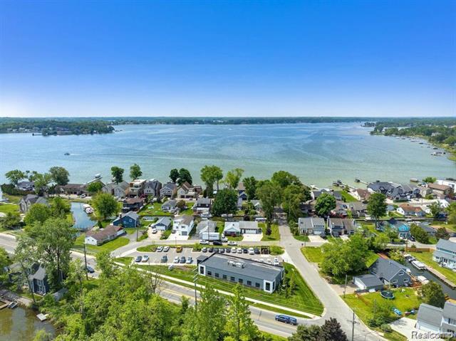 Property Photo:  1466 Rossdale Drive  MI 48328 