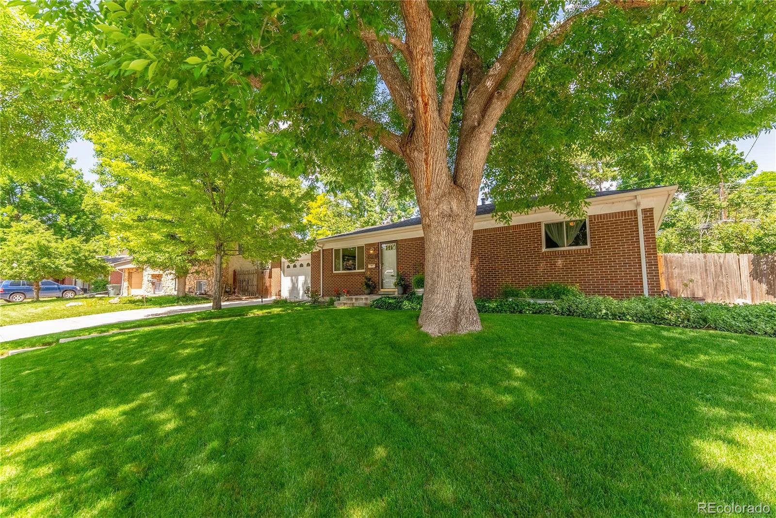 Property Photo: 1410 S Ammons Street CO 80232