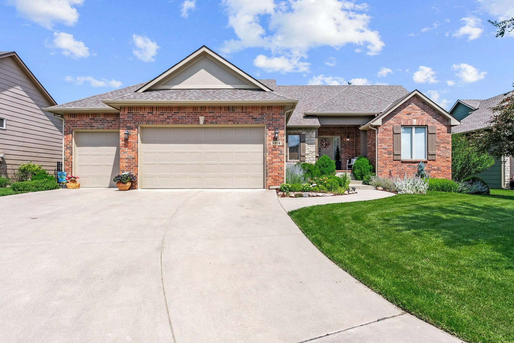 Property Photo: 3308 N Flat Creek St. KS 67205
