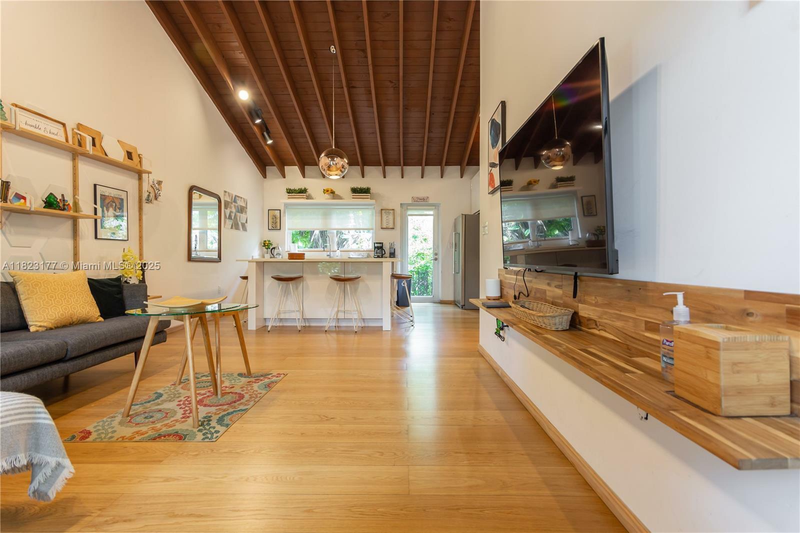 Property Photo:  521 NE 68th St 1  FL 33138 