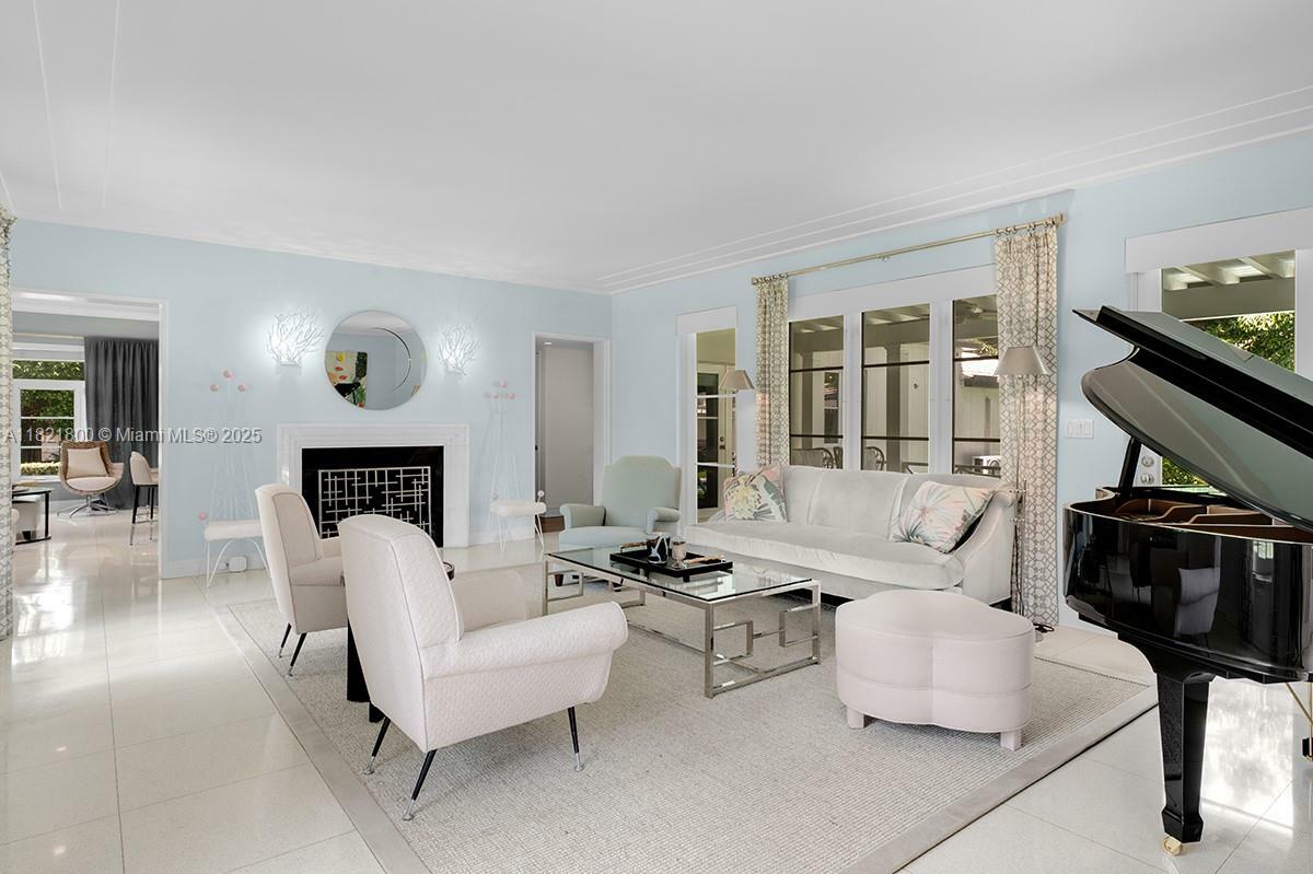 Property Photo: 2500 Lake Ave FL 33140