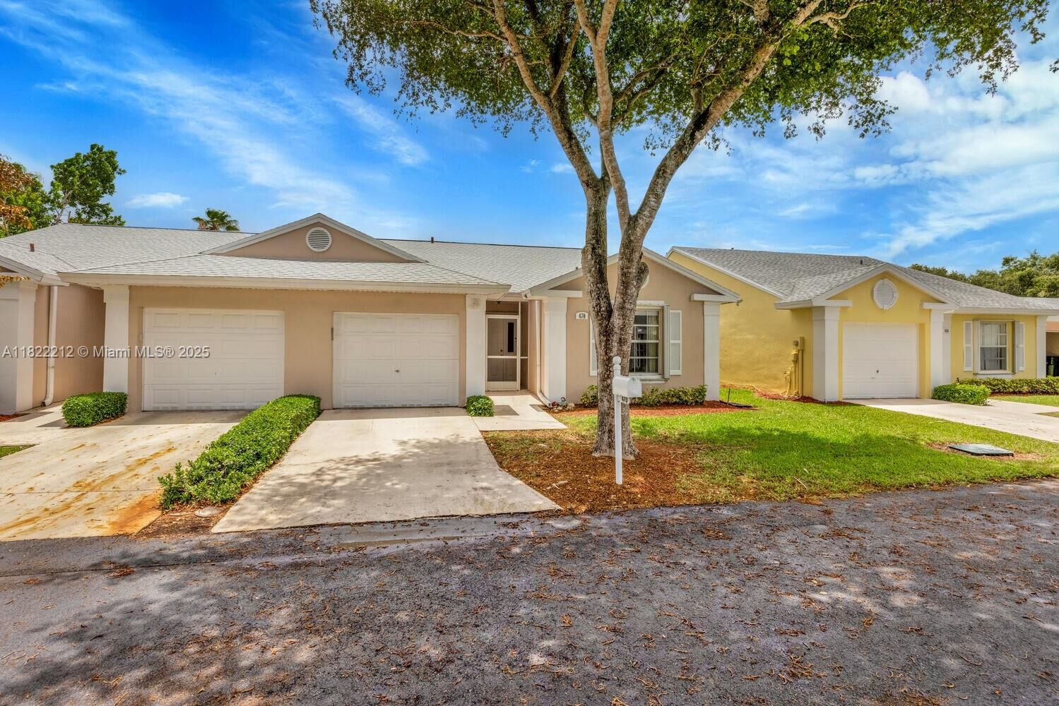 Property Photo: 470 SE 21st Ln FL 33033