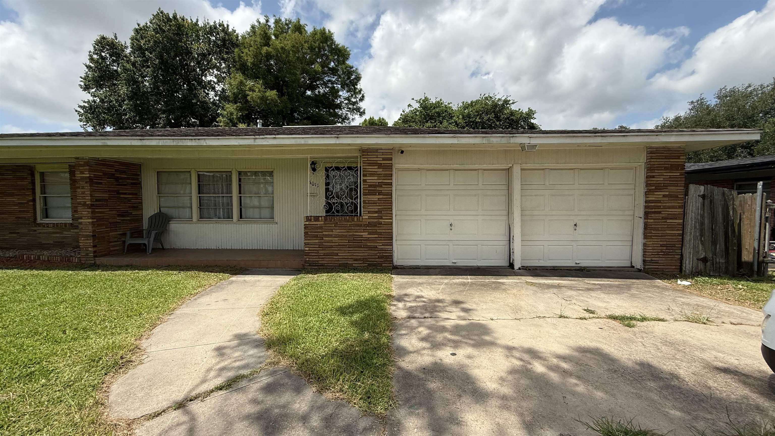 Property Photo: 4011 Everglades TX 77642