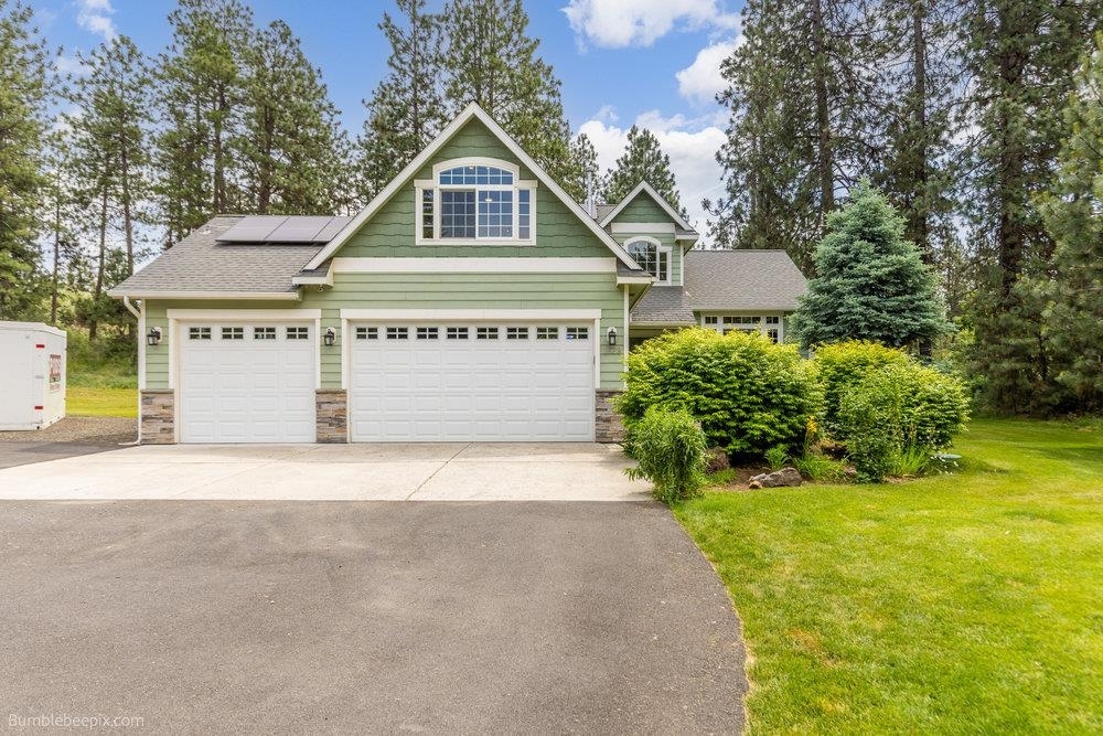Property Photo: 1629 S Royal St WA 99224
