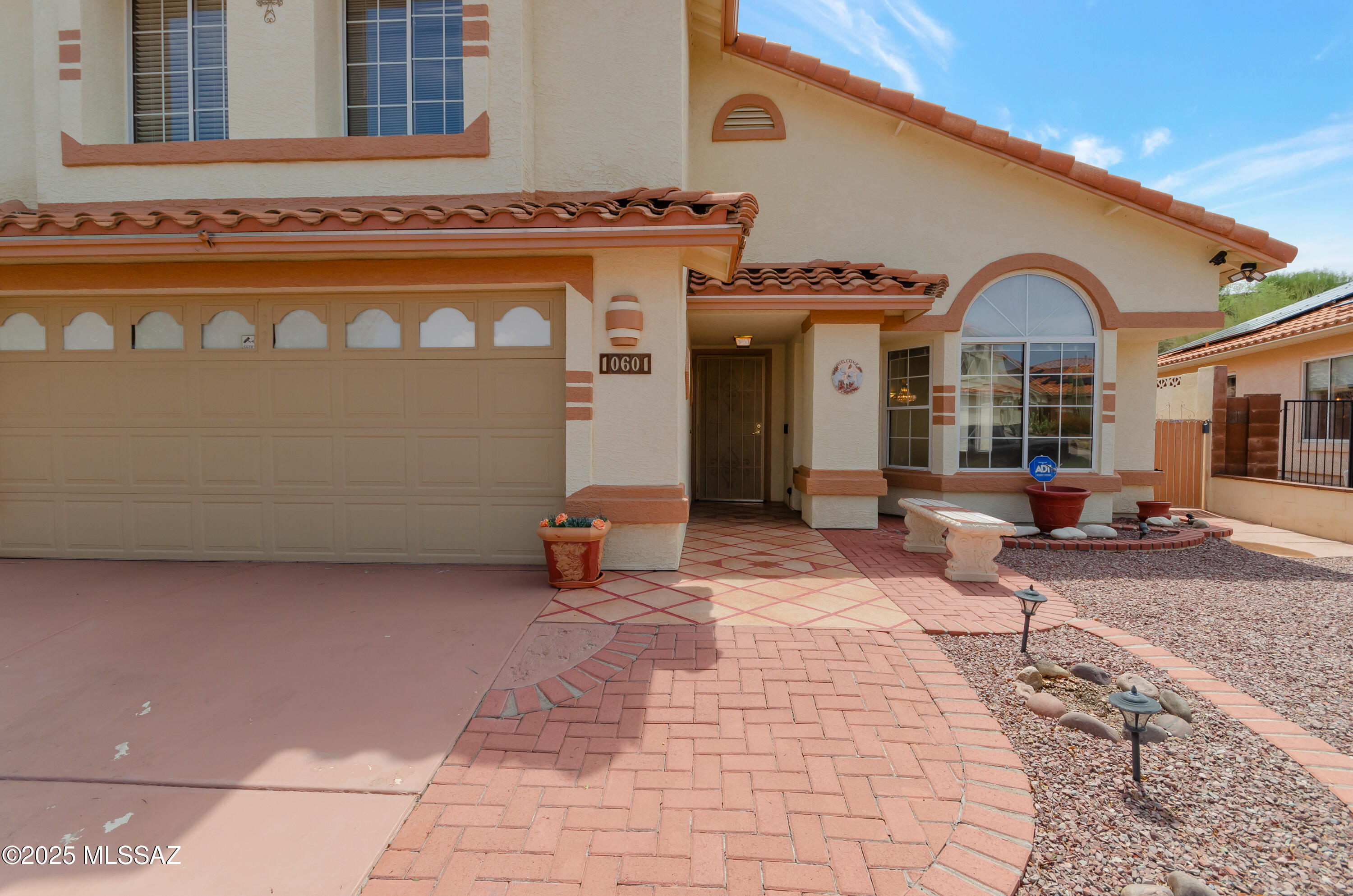 Property Photo: 10601 N Camino Rosas Nuevas AZ 85737