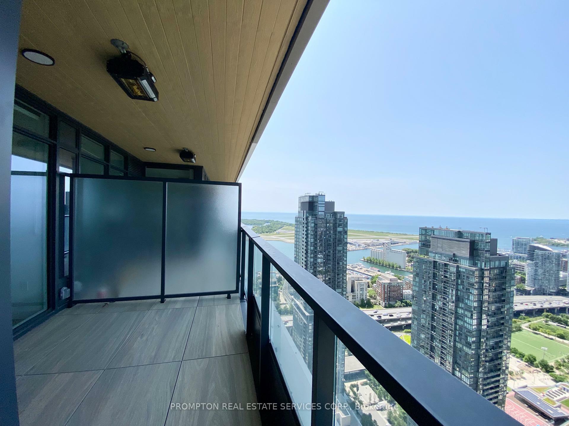 Property Photo: 3 Concord Cityplace Way 5001 ON M5V 0X4