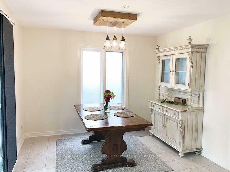 Property Photo: 98 Summers Drive ON L2V 5B1