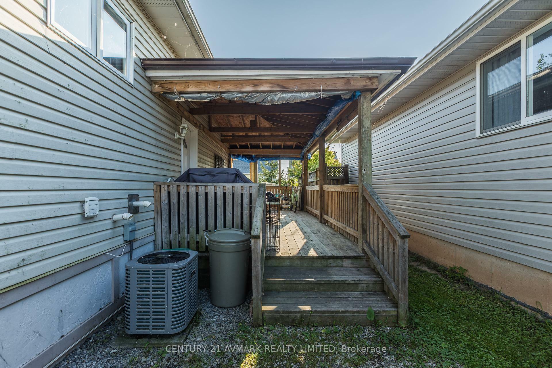 Property Photo: 29 Lillian Street ON L2A 5M1
