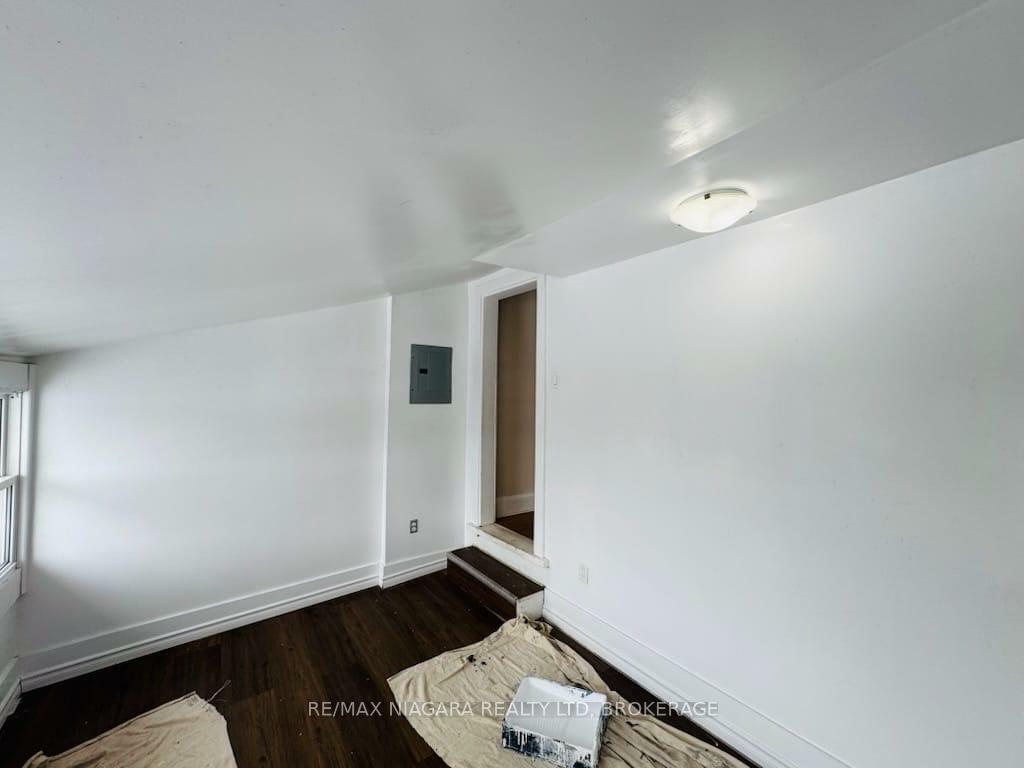 Property Photo: 146 Burgar Street ON L3B 2S8