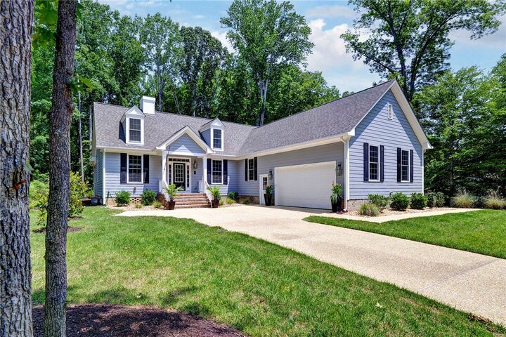 Property Photo: 3 Menife Court VA 23188