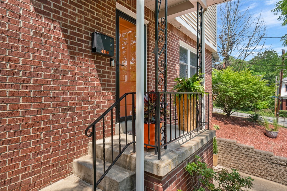 Property Photo: 404 Chautauqua St PA 15214