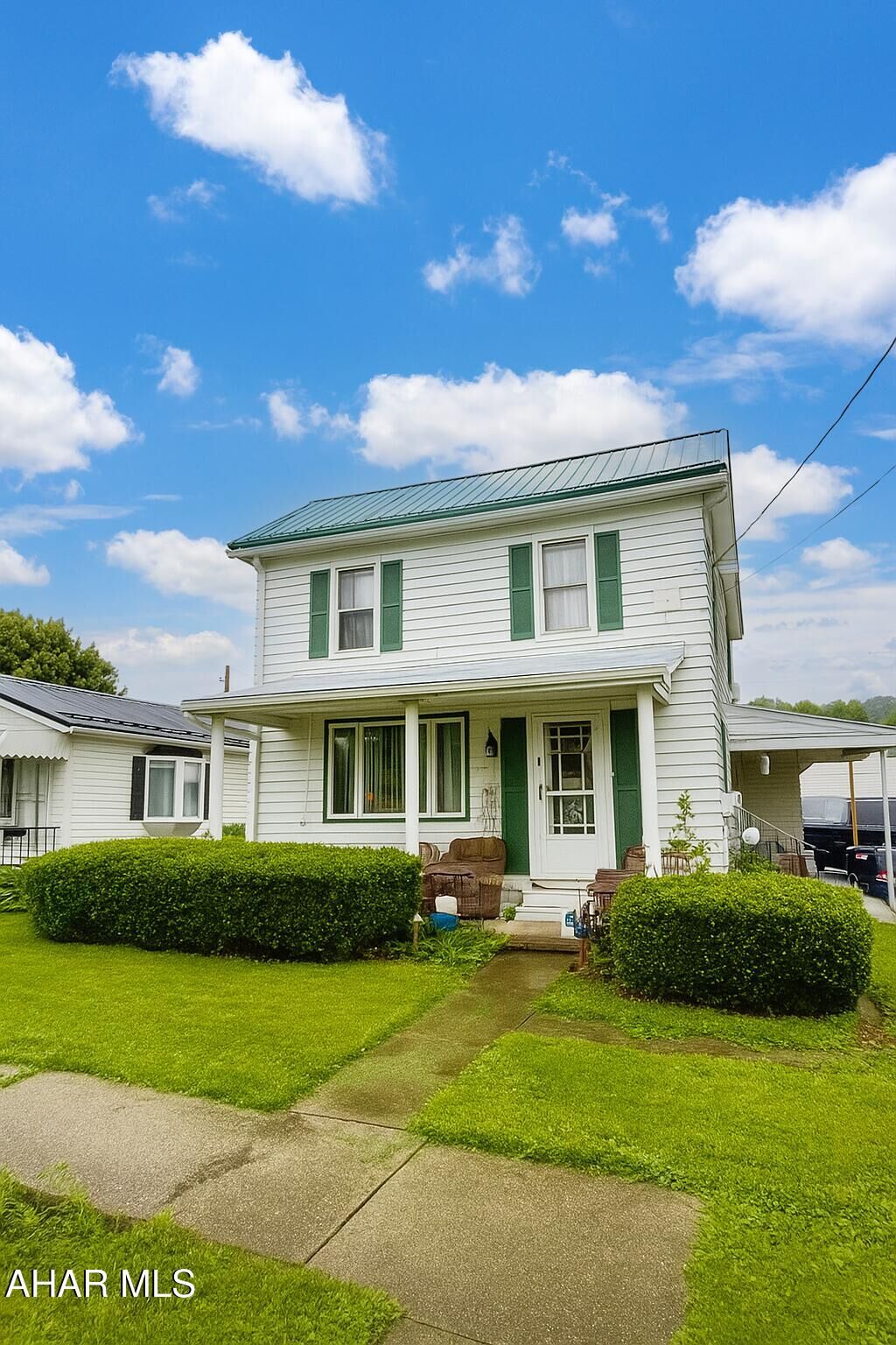Property Photo:  1008 5th Avenue  PA 16635 