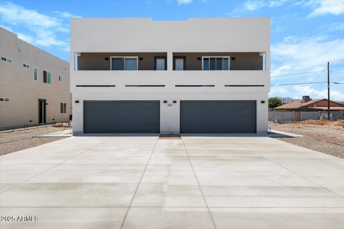 Property Photo: 2559 E Broadway Road AZ 85040