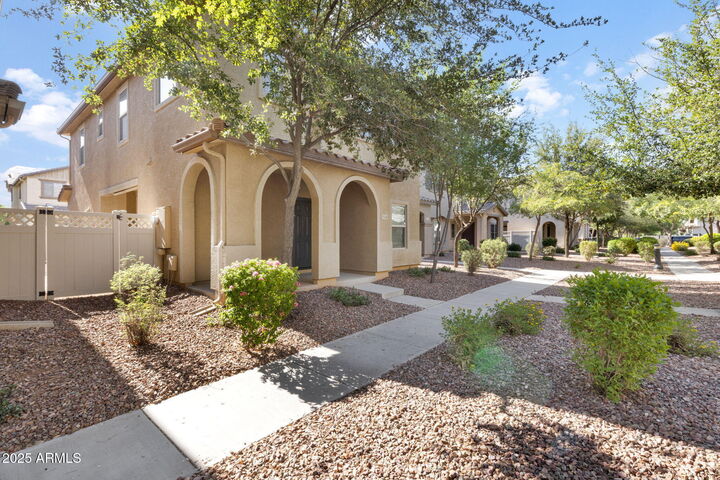 Property Photo:  946 S Hawk Lane  AZ 85296 
