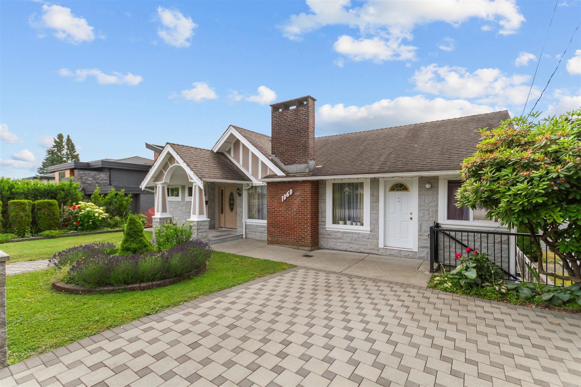 Property Photo: 1060 Rochester Avenue BC V3K 2W9