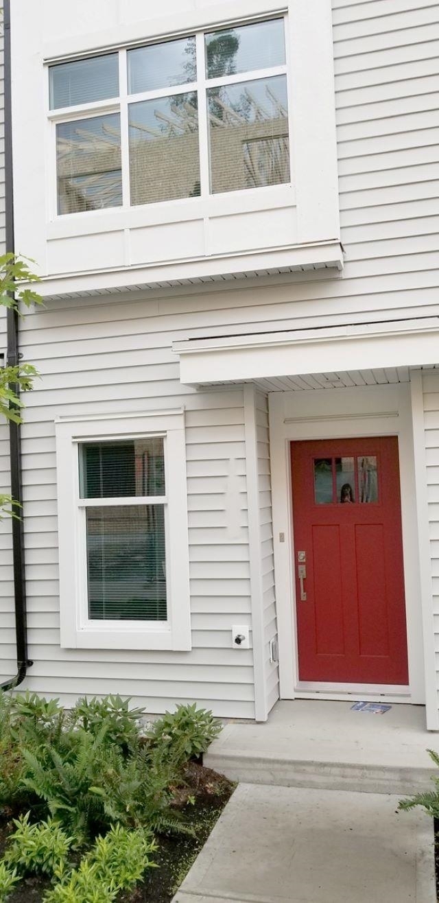 Property Photo: 18505 Laurensen Place 1002 BC V4N 6R7
