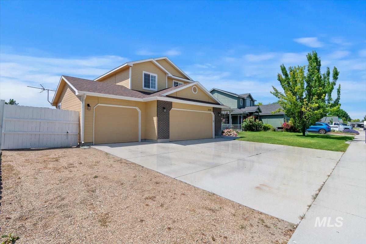 Property Photo: 7699 Cedarbrook Dr ID 83687-9411