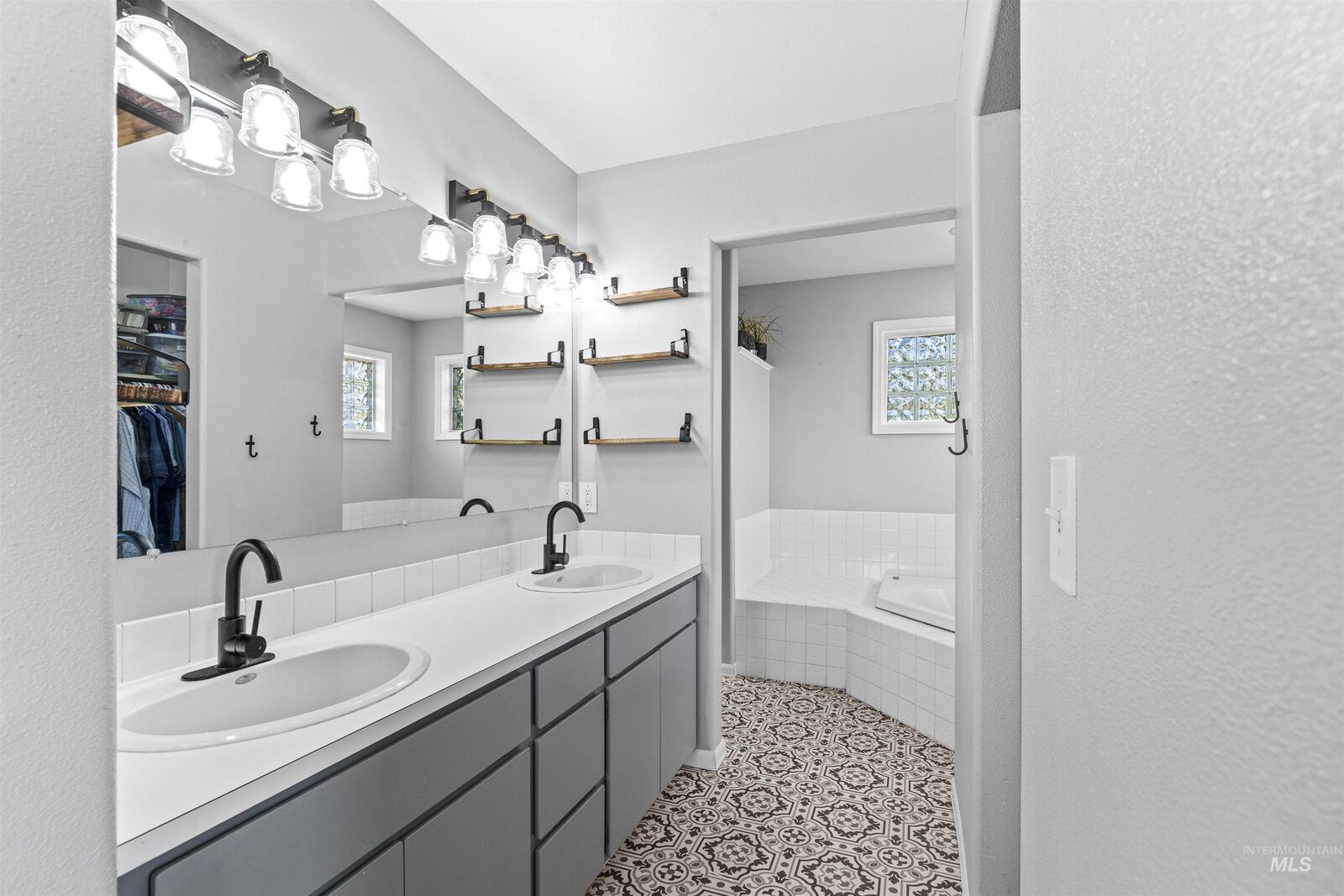Property Photo:  1414 Richardson Ave.  ID 83501 