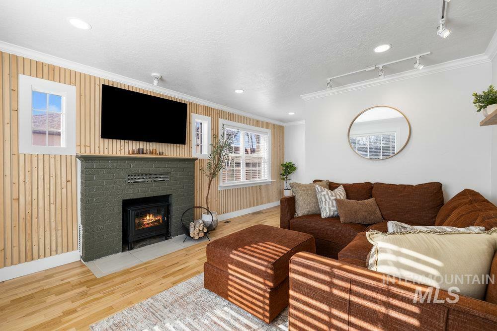 Property Photo: 415 S Ivy ID 83686