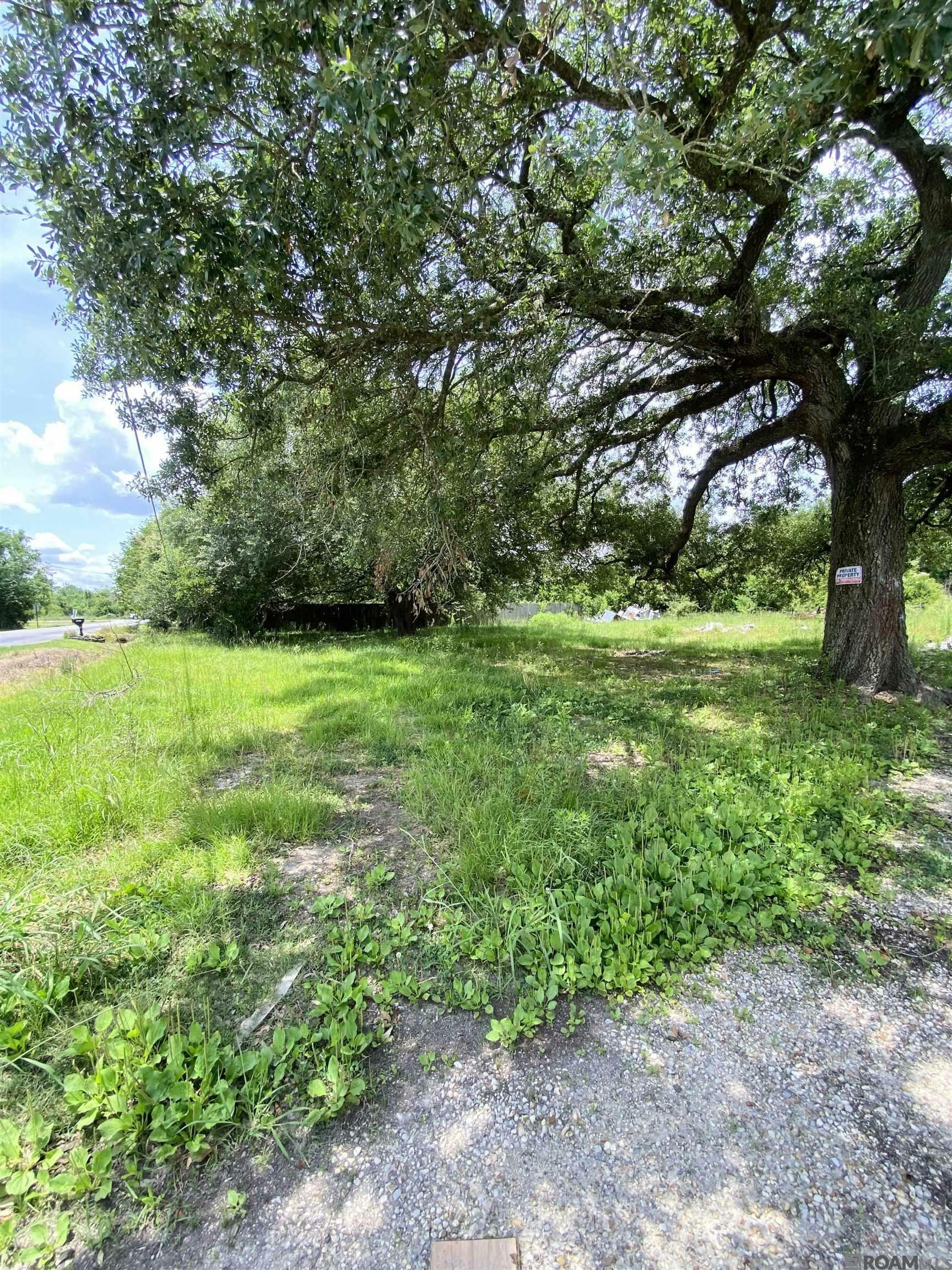 Property Photo: 15041 Sweet Pecan Ave LA 70769