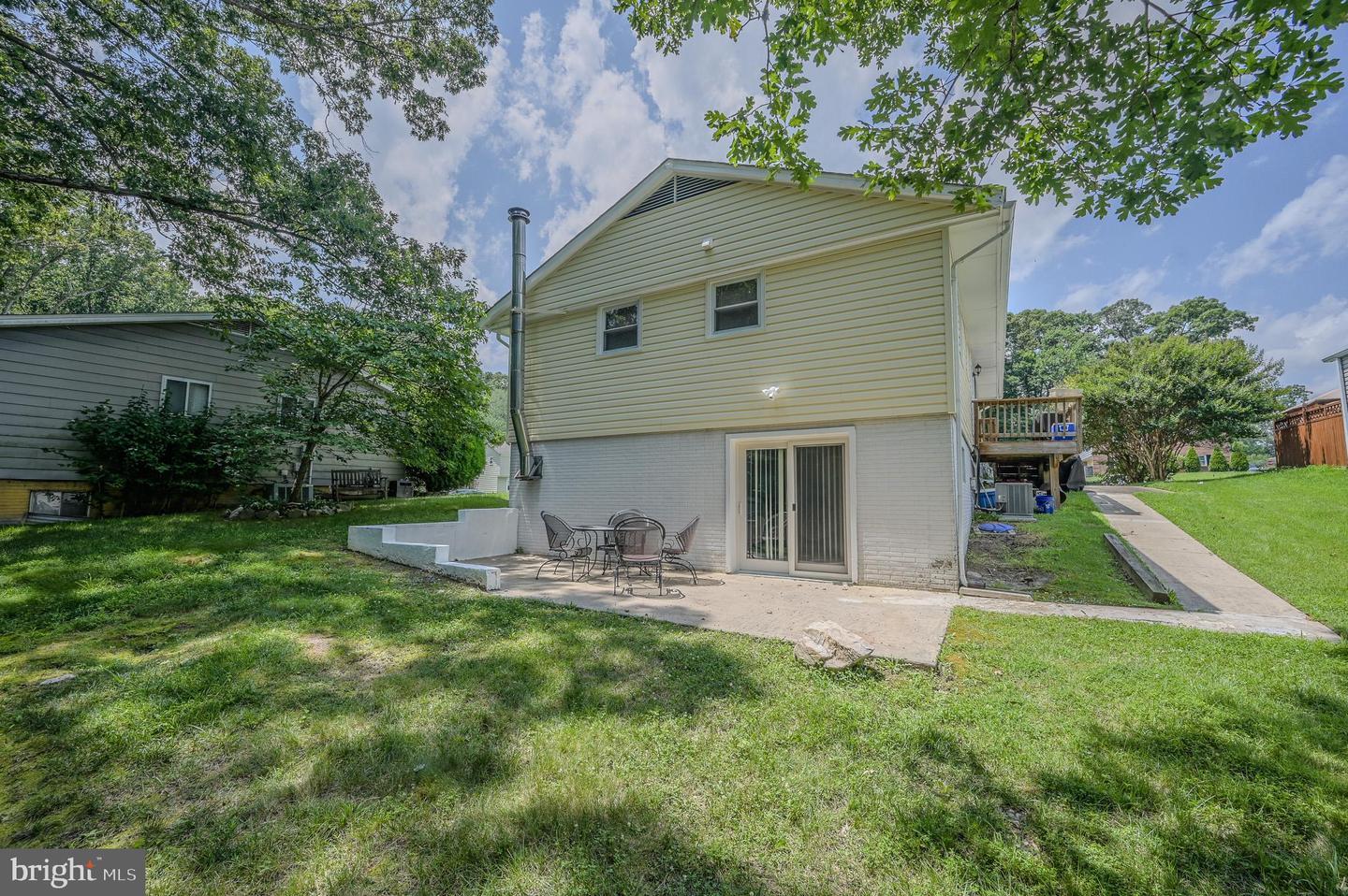 Property Photo: 2893 Chalet Court VA 22192