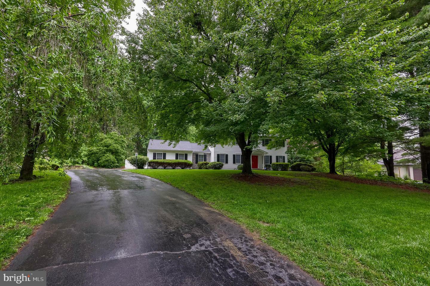 Property Photo: 118 Bentley Lane PA 17603