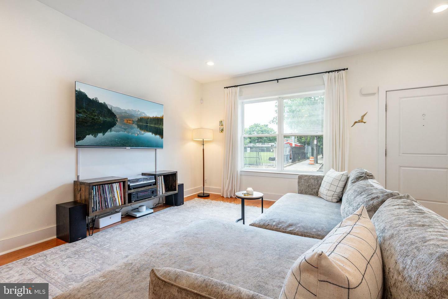 Property Photo: 432 E Thompson Street PA 19125