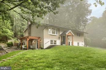 Property Photo:  20 Tower Road  PA 17019 