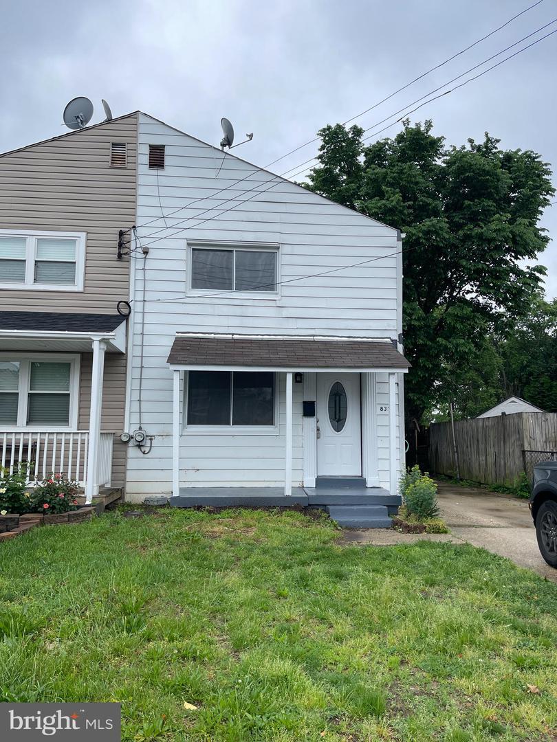 Property Photo: 833 S Harrison Street S VA 22204