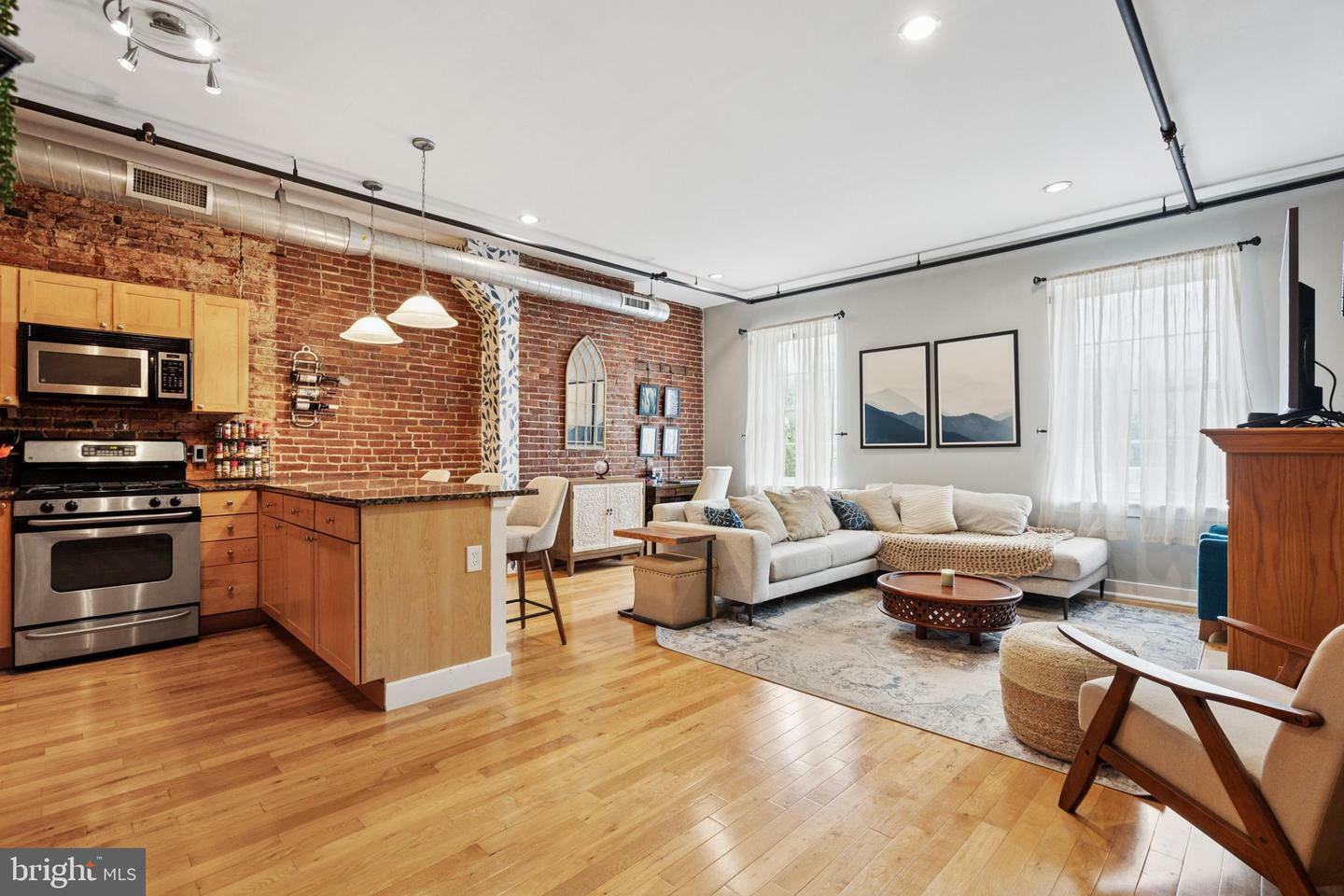 Property Photo: 103 Church Street 7 12 PA 19106