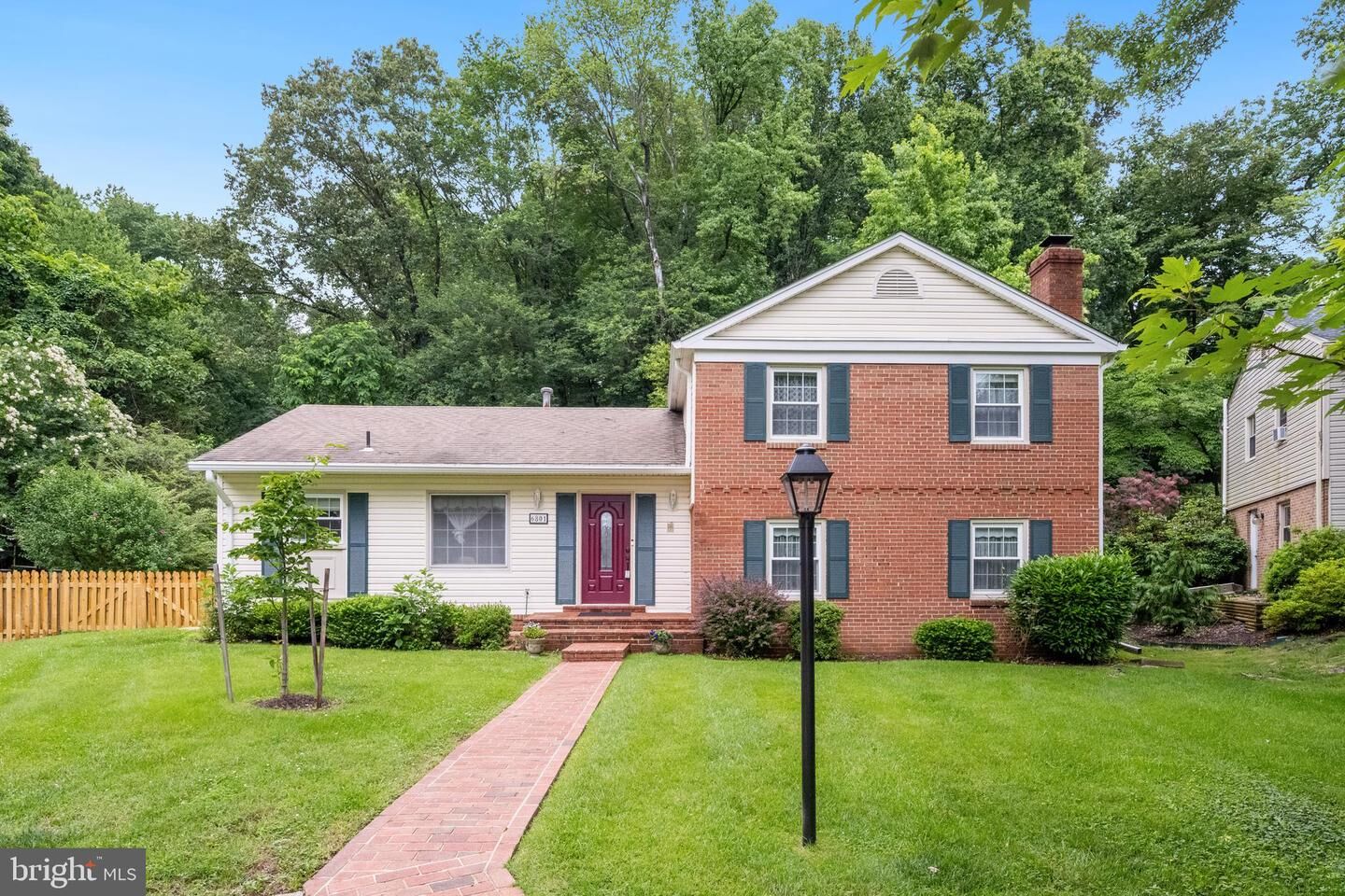 Property Photo: 6801 Lamp Post Lane VA 22306
